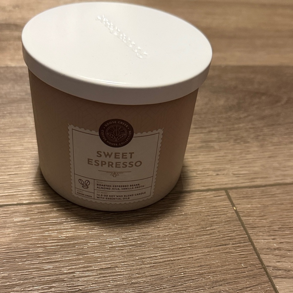 Goose Creek Sweet Espresso 14.5 oz soy wax blend with essential oils